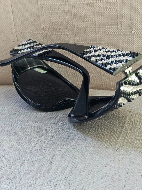 Jimmy Crystal New York Women Sunglasses GL838 Made w/ Swarovski Element Shades